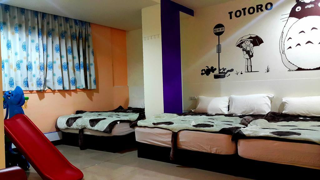 Love Night Market Inn Луодонг Екстериор снимка