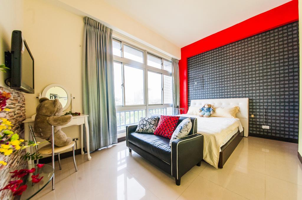 Love Night Market Inn Луодонг Екстериор снимка