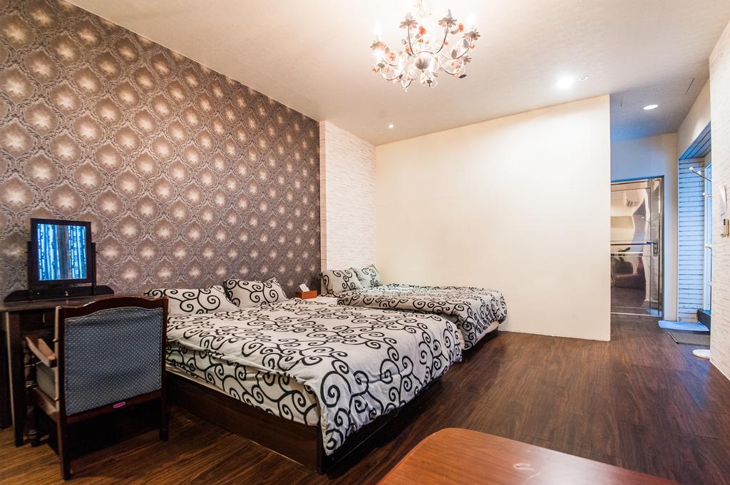 Love Night Market Inn Луодонг Екстериор снимка